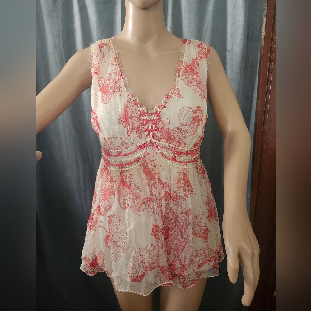 Floral Sleeveless Top in Red and Cream